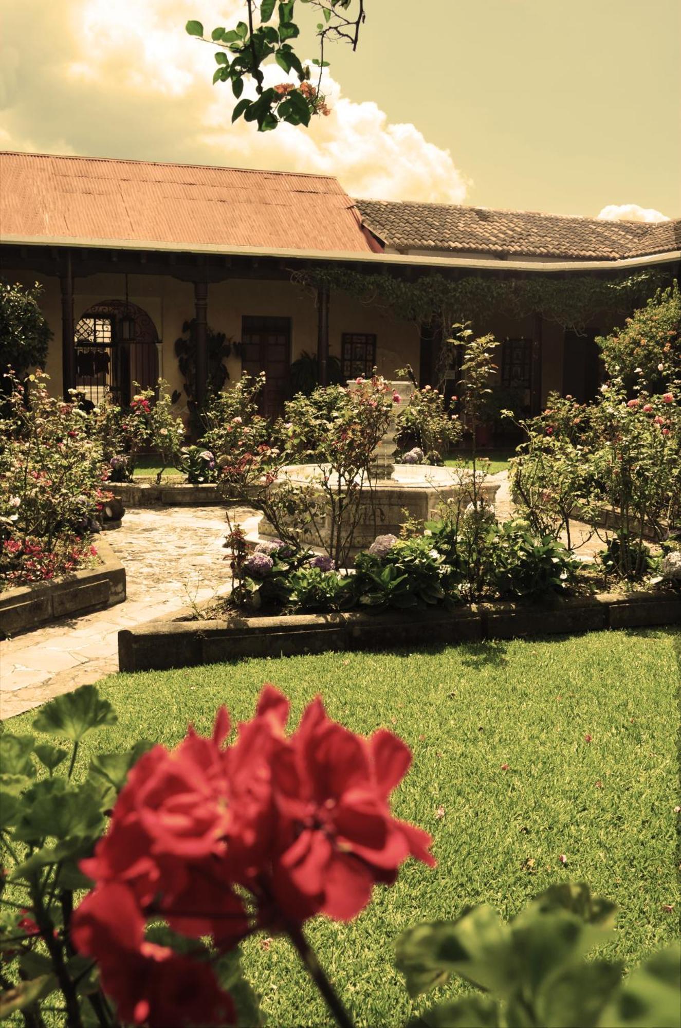 Hotel Aurora Antigua Bagian luar foto