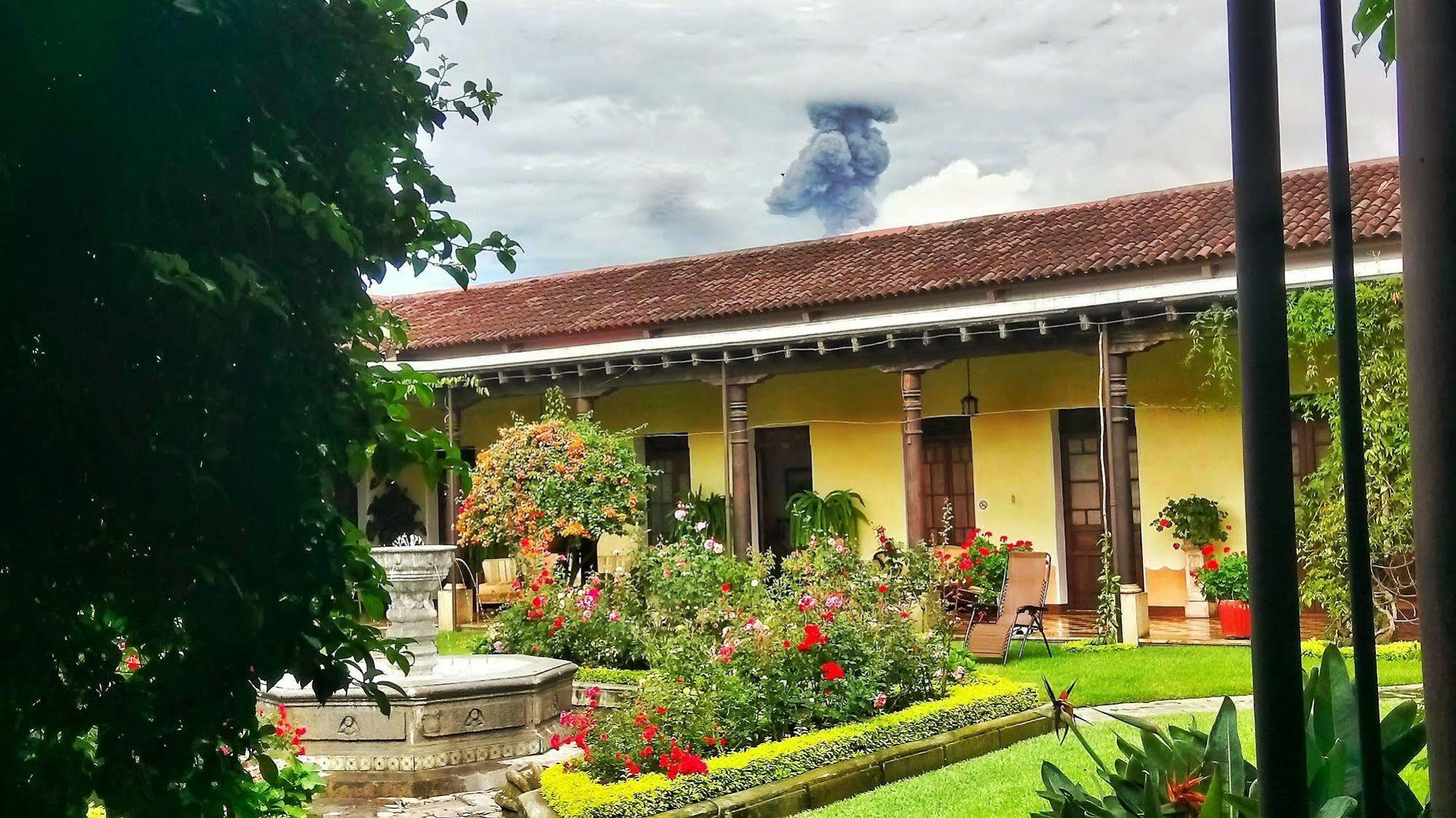 Hotel Aurora Antigua Bagian luar foto