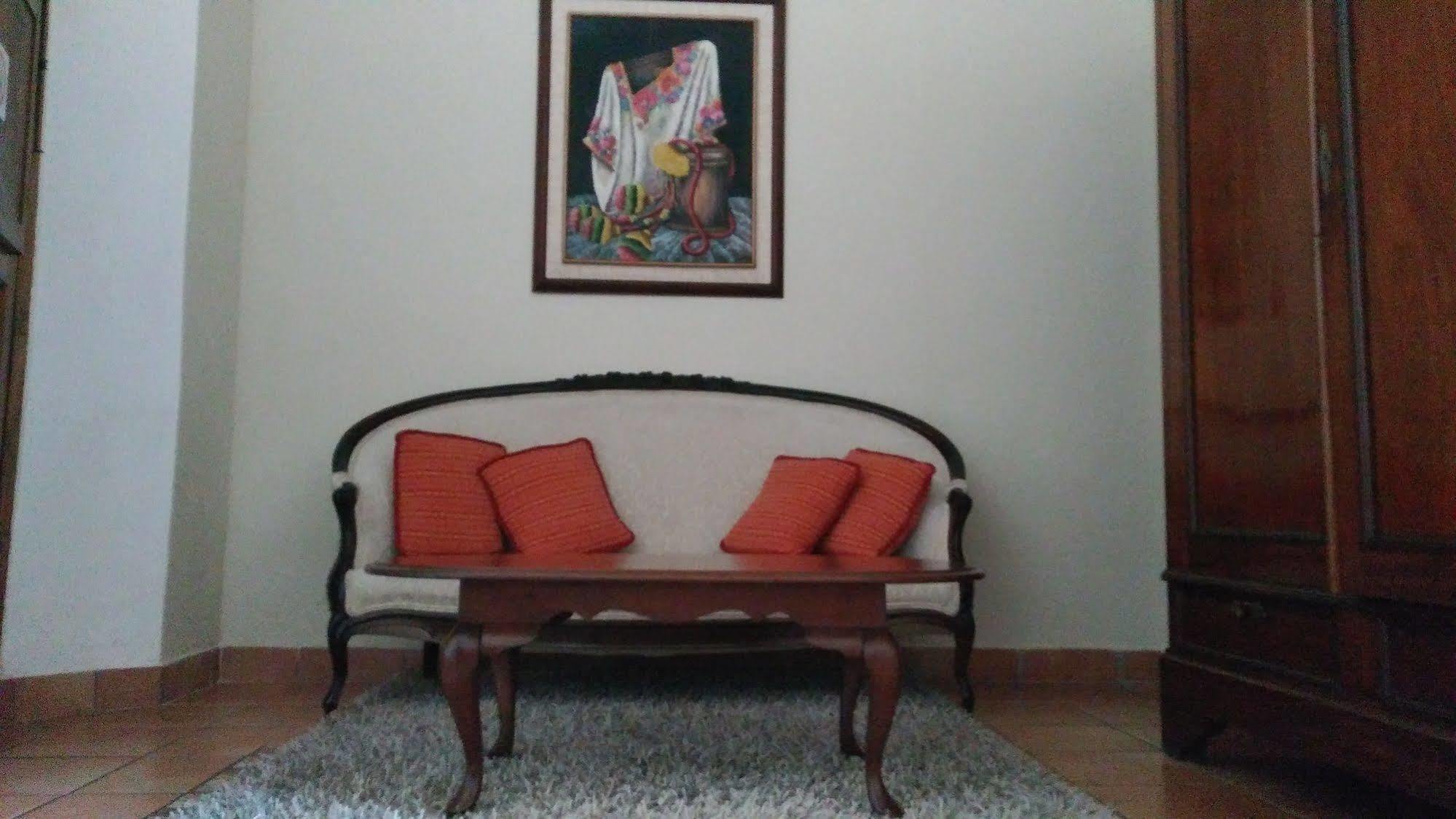 Hotel Aurora Antigua Bagian luar foto