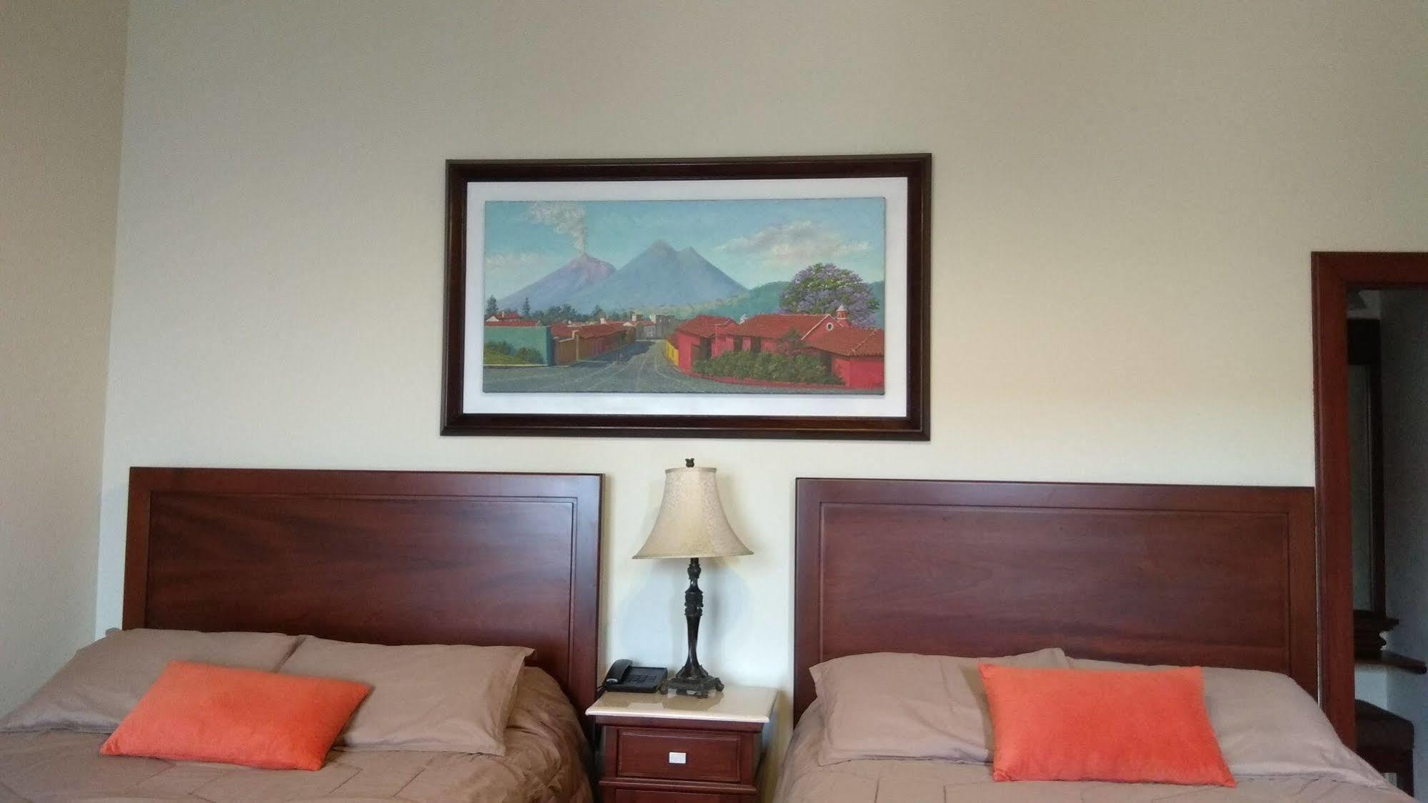 Hotel Aurora Antigua Bagian luar foto