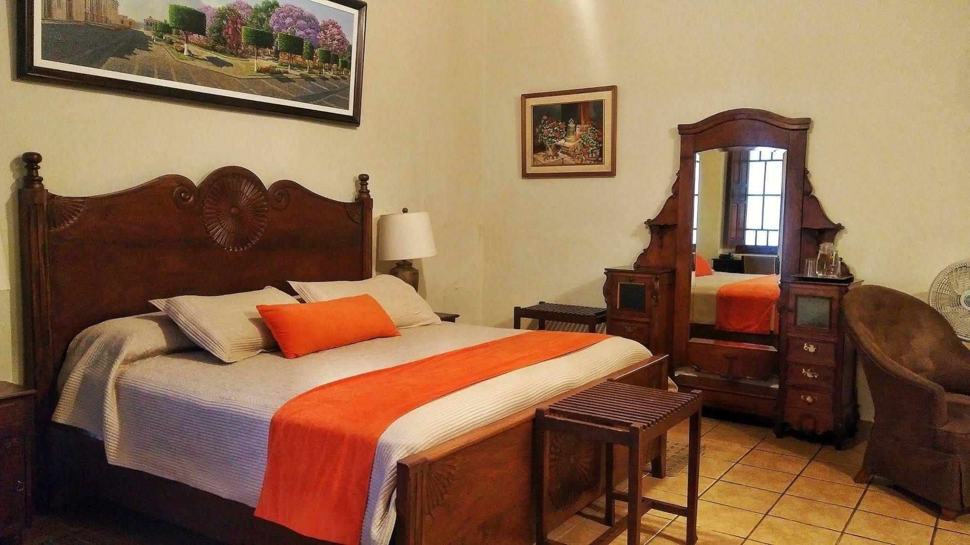 Hotel Aurora Antigua Bagian luar foto