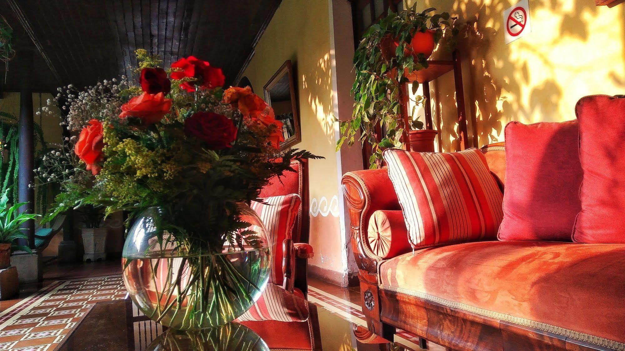 Hotel Aurora Antigua Bagian luar foto